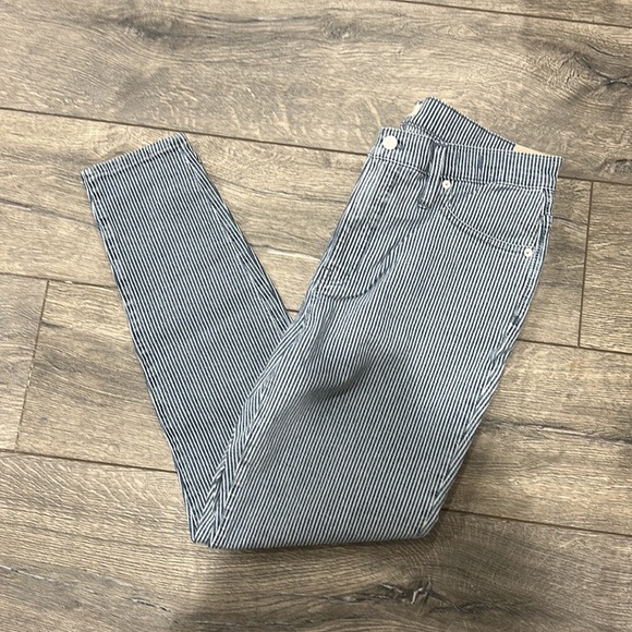 NEW • Madewell • Women’s 9" Mid-Rise Skinny Jeans in Piper Stripe Blue / White - Picture 3 of 4
